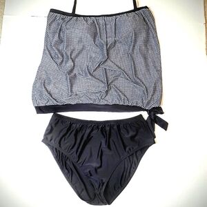 Dippin' Daisy 2 piece swim suit. Black/white, gingham, 22W